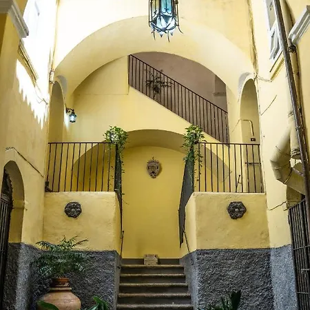 Palazzo Tranfo Al Duomo Accommodation Tropea Exterior photo